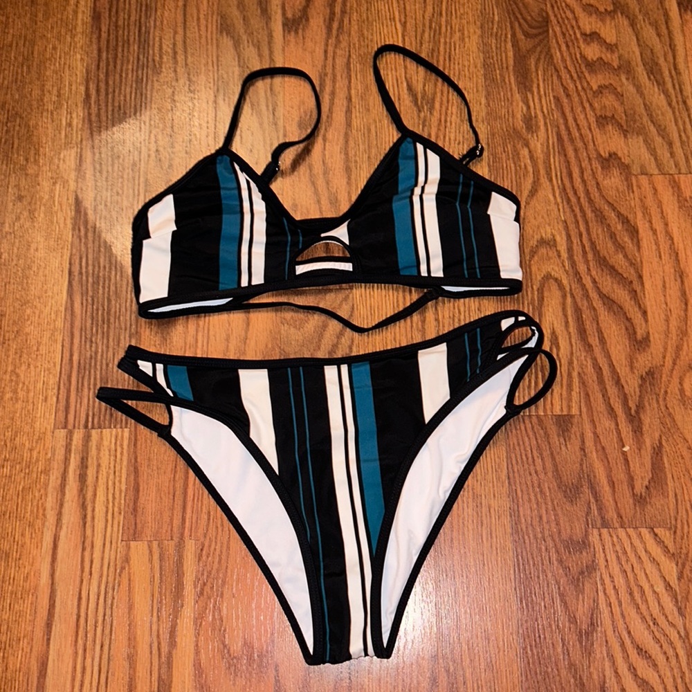 CUPSHE bikini